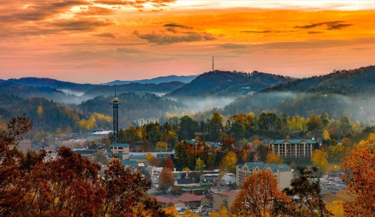 Little Bear, 1 Bedroom, Sleeps 2, Wood Fireplace, Pool Access, Pool Table Gatlinburg Exteriér fotografie