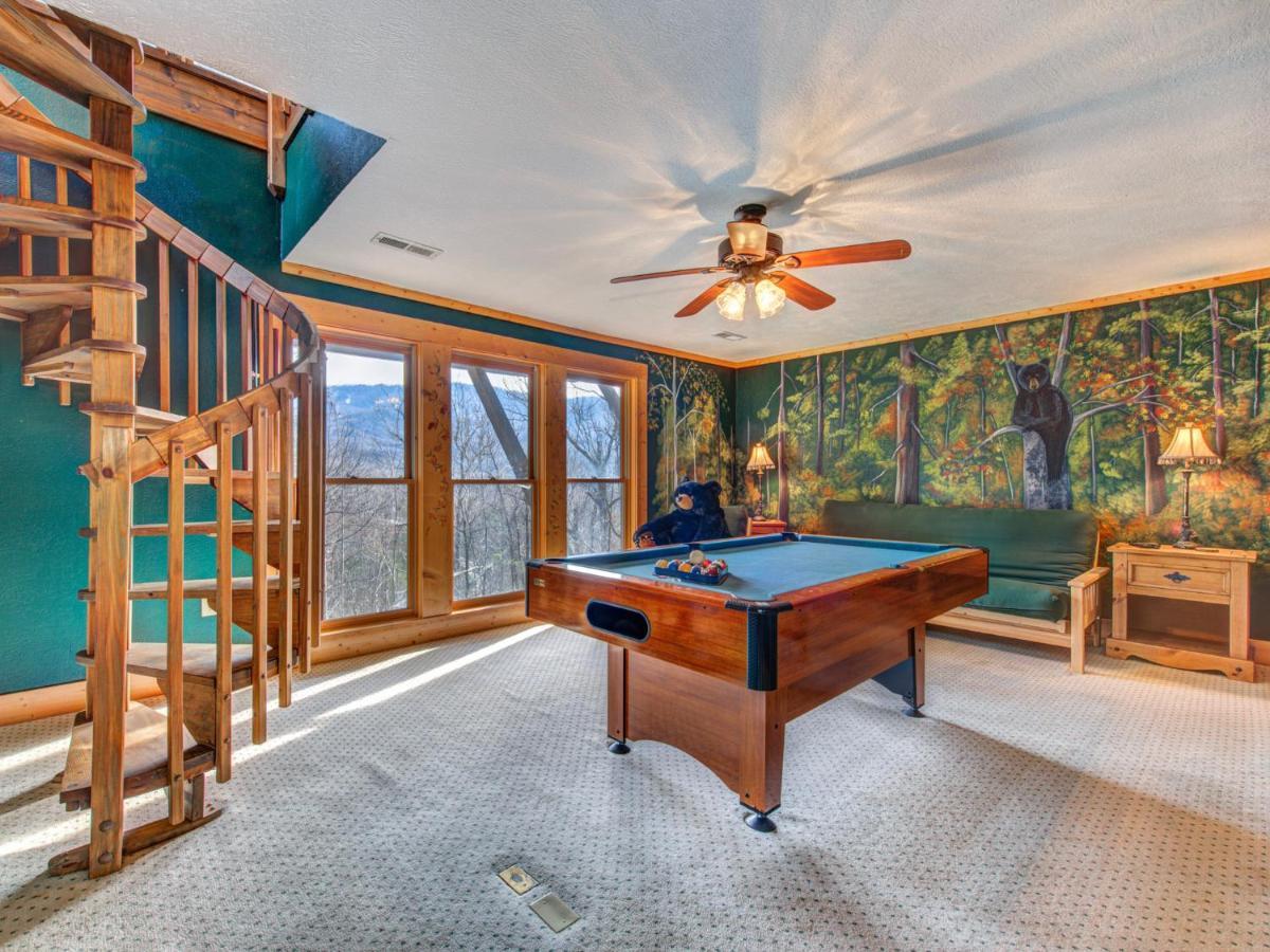 Little Bear, 1 Bedroom, Sleeps 2, Wood Fireplace, Pool Access, Pool Table Gatlinburg Exteriér fotografie